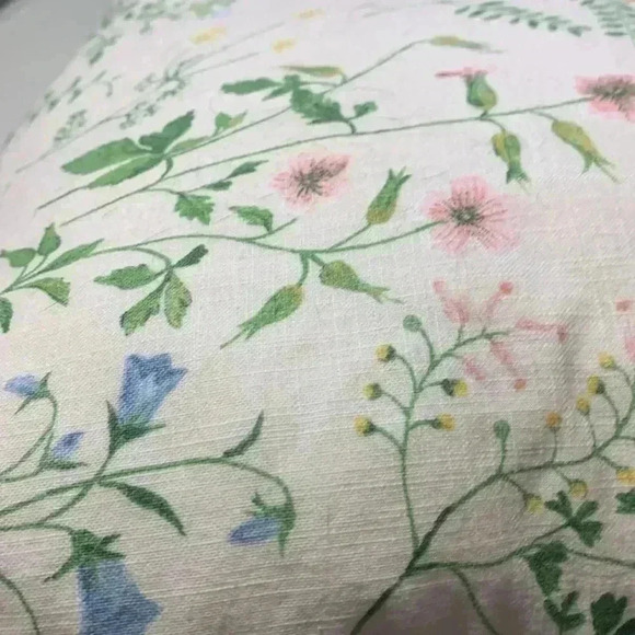 Crisp Cotton Accent Throw Pillow w Down Cushion included 17” by 17” - Picture 4 of 4